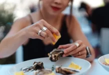 7 tipos de alimentos que deberías evitar para no sufrir una intoxicación, según un experto en seguridad alimenticia