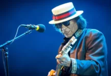 Muere Sixto Rodríguez, el rockero latino que no sabía que era tan grande como Elvis o los Rolling Stones