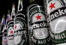 Por qué Heineken vendió por 1 euro su negocio millonario en Rusia