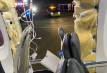 El avión de pasajeros en EE.UU. que perdió parte del fuselaje en medio de un vuelo e hizo que las autoridades inmovilizaran los Boeing 737 MAX 9