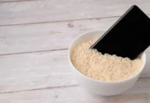 Por qué Apple desaconseja secar un iPhone con arroz (y qué hacer cuando se moja)