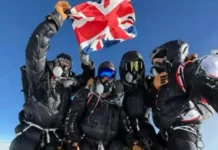 El controvertido método que usaron unos exmilitares británicos para romper un récord al escalar el Everest