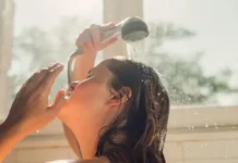 Qué es más beneficioso, ¿bañarse por la mañana o antes de ir a dormir?