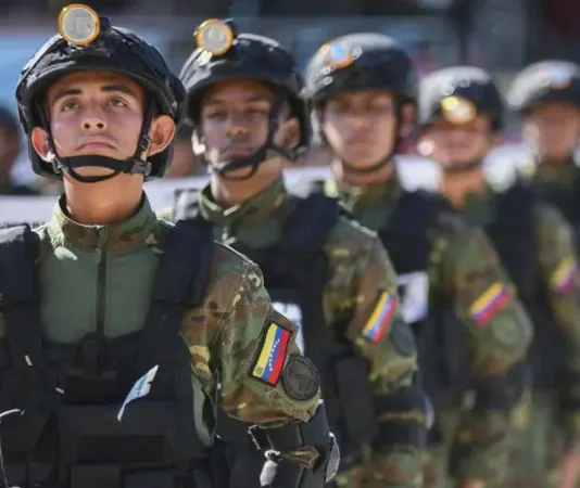 Cuál es la capacidad militar de Venezuela y cómo puede responder a un eventual ataque de EE.UU.