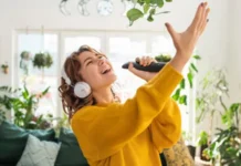 Los sorprendentes beneficios que cantar tiene para la salud (y que están respaldados por la ciencia)