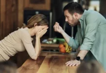 Cómo responde nuestro cerebro ante las opiniones contrarias (y cómo entrenarlo para aprender a escuchar)