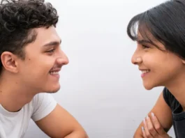 El experimento de 36 preguntas «para enamorarte de cualquiera» creado hace 30 años