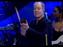 The B-52’s – Love Shack (With The Wild Crowd!: Live in Athens, GA) / Radioluna.cl