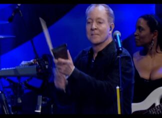 The B-52’s – Love Shack (With The Wild Crowd!: Live in Athens, GA) / Radioluna.cl