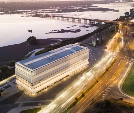 7 edificios emblemáticos del chileno Smiljan Radić, ganador del premio Pritzker, el «Nobel de la arquitectura»