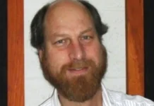 Cómo las teorías conspirativas que rodean la muerte o desaparición de 10 científicos de renombre en EE.UU. están afectando a sus familias