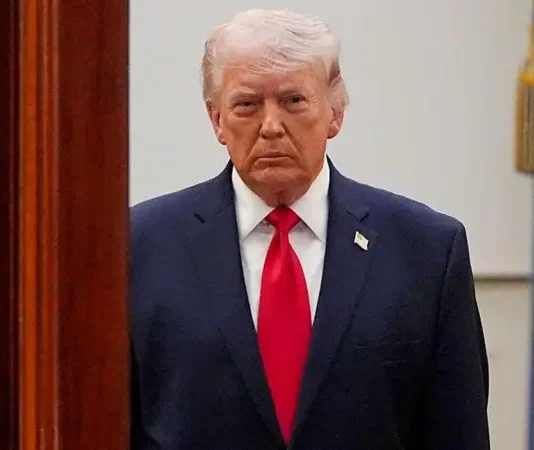 Las sospechas de uso de información privilegiada para manipular los mercados que se ciernen sobre la presidencia de Trump