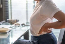 Los efectos para el cuerpo de pasar muchas horas sentado y cómo puedes combatirlos