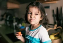 Los sorprendentes beneficios que tiene masticar bien los alimentos (además de para tu digestión)