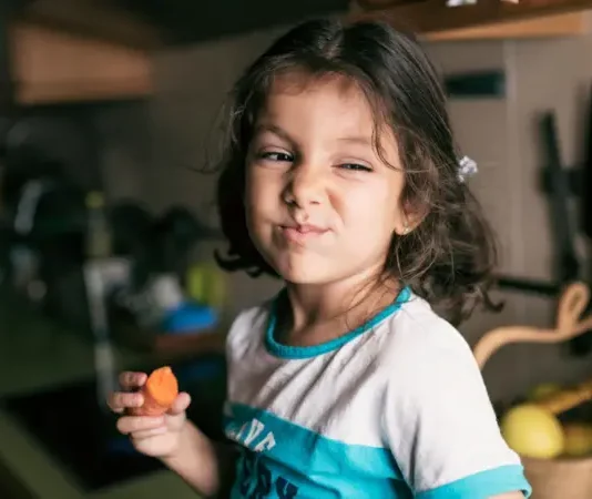 Los sorprendentes beneficios que tiene masticar bien los alimentos (además de para tu digestión)