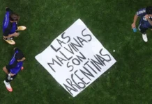 Reino Unido pide a la FIFA investigar a Argentina después de que jugadores mostraran una pancarta de las Malvinas/Falklands tras la victoria sobre Inglaterra
