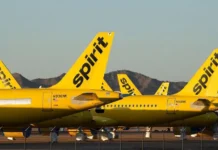 Por qué las aerolíneas de bajo costo están en crisis y qué significa esto para los precios de los vuelos