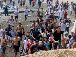 «La situación está fuera de control»: España moviliza al ejército ante el cruce de más de 50.000 migrantes desde Marruecos a Ceuta; al menos 41 muertos