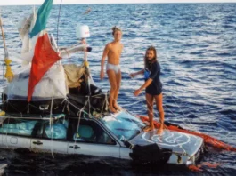 Cruzamos el Atlántico en dos autos flotantes para cumplir el sueño de mi padr
