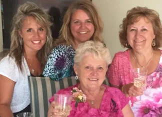 La «hora feliz» de las abuelas: la mujer que logró cambiar una ley en EE.UU. para permitir el alcohol en asilos