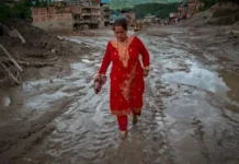 Qué causó la avalancha y otras 3 preguntas sobre la catástrofe que dejó cientos de muertos y desaparecidos en Nepal y Tíbet