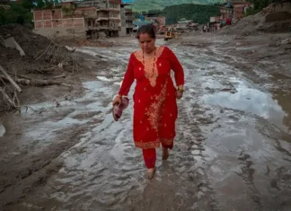 Qué causó la avalancha y otras 3 preguntas sobre la catástrofe que dejó cientos de muertos y desaparecidos en Nepal y Tíbet