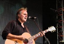 10cc – I’m Not In Love HD (Live – 2010) Radioluna.cl