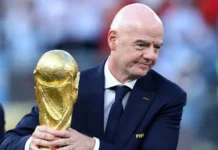 Quién es Gianni Infantino y cómo llegó a ser el hombre más poderoso (y polémico) del fútbol mundial