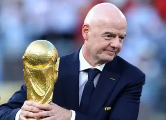 Quién es Gianni Infantino y cómo llegó a ser el hombre más poderoso (y polémico) del fútbol mundial