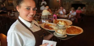 Por qué algunos restaurantes de EE.UU. están prohibiendo las propinas