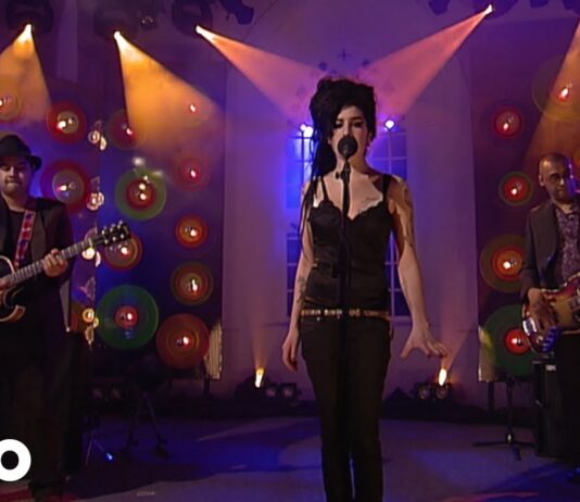 Amy Winehouse – Back To Black (Live From The Album Chart Show / 2006) Radioluna.cl